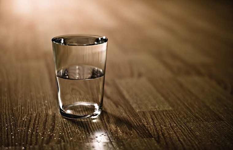 Как исполнить желание с помощью стакана и воды?