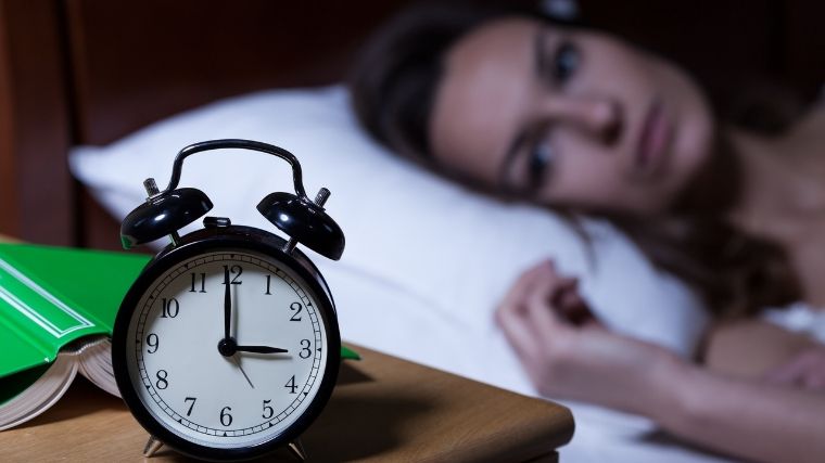 8 советов для тех, кто устал, но все равно не может уснуть