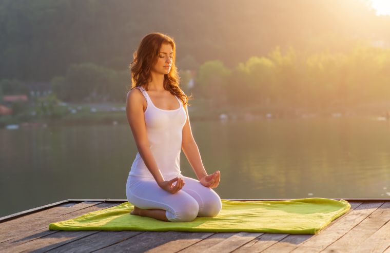 Почему медитация помогает снять стресс?