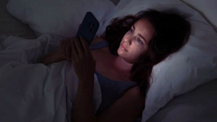 Почему мозг выбирает прокрастинацию именно вечером?