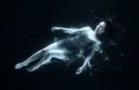 Иллюстрация / Камеры сенсорной депривации. Что происходит с мозгом и телом во время флоутинга?