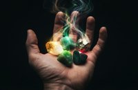 Иллюстрация / Топ-5 камней для привлечения денег и изобилия